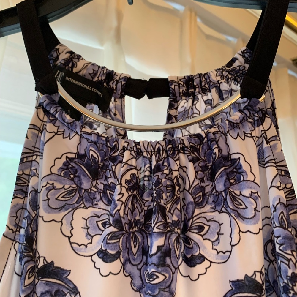 Woman’s INC tank top. Size S